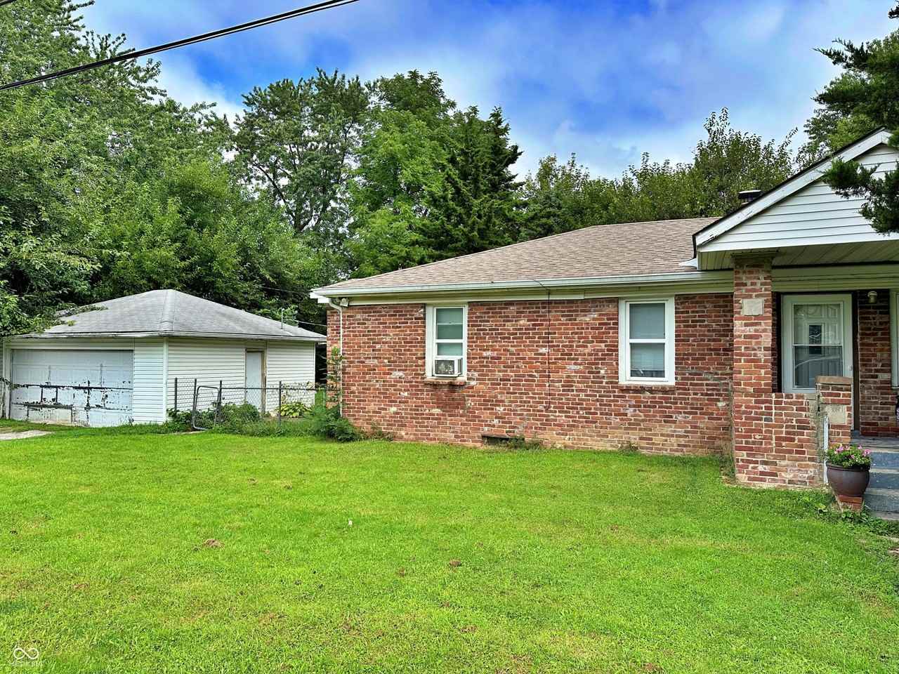 4002 N Edmondson Ave - Photo 2 of 5