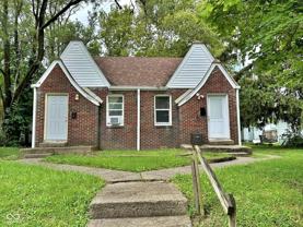 1462 N Gladstone Ave - Photo 1 of 1