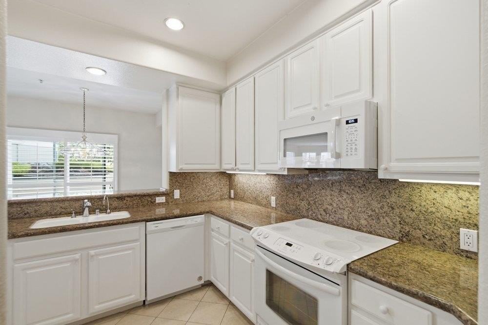 880 Meridian Bay Ln - Photo 5 of 41