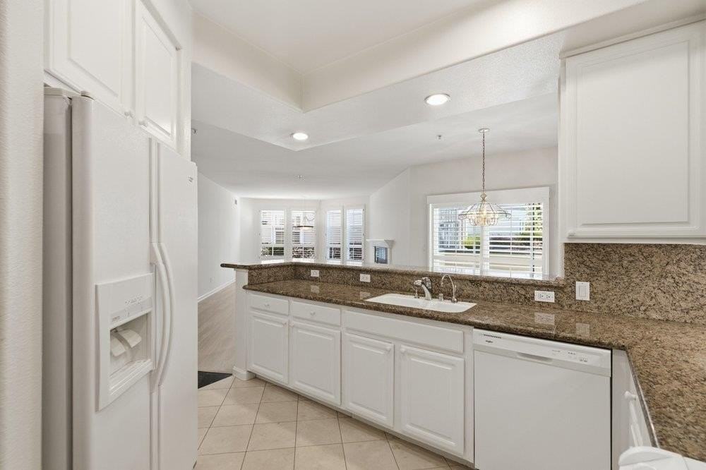 880 Meridian Bay Ln - Photo 6 of 41