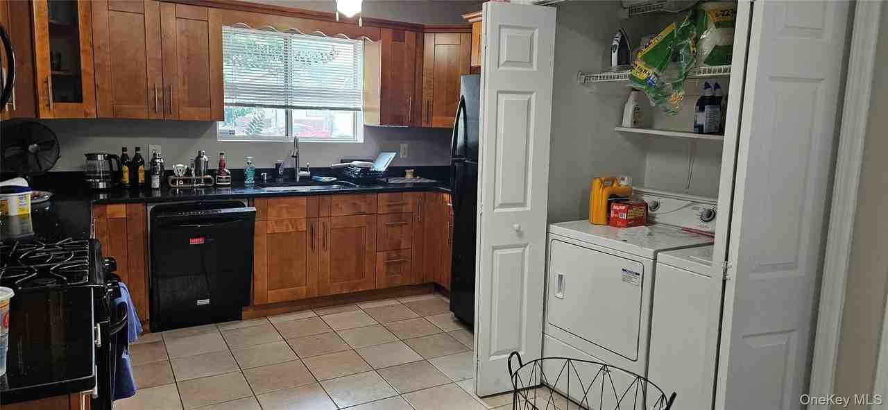 558 Lincoln Blvd - Photo 3 of 11