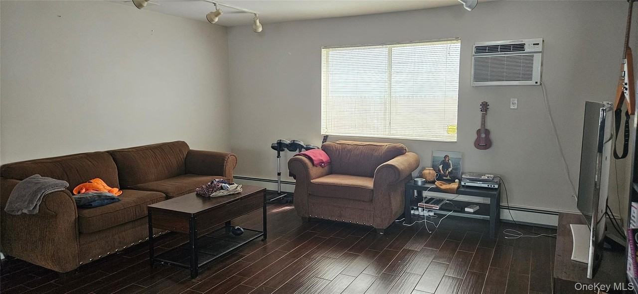 558 Lincoln Blvd - Photo 4 of 11