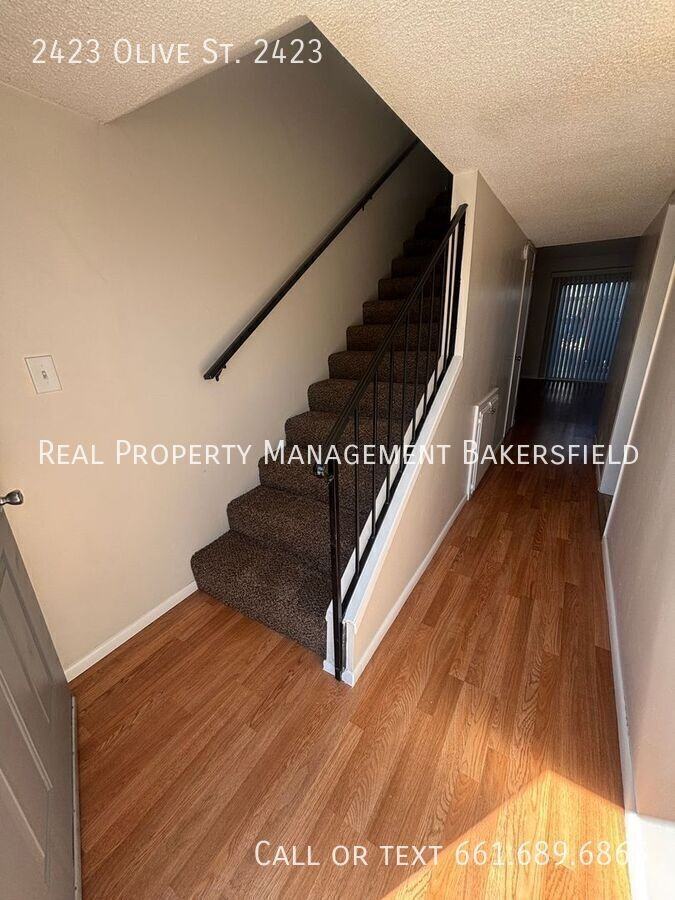 2423 Olive St - Photo 3 of 17