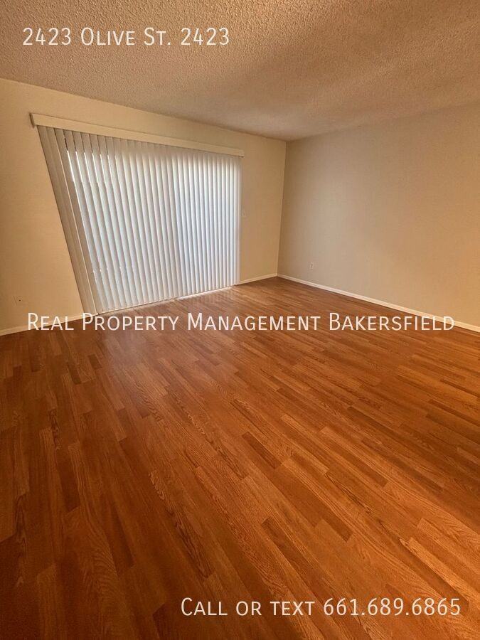 2423 Olive St - Photo 4 of 17