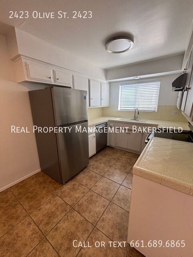 2423 Olive St - Photo 7 of 17