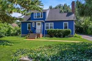 featured image of 22 Harbor Rd