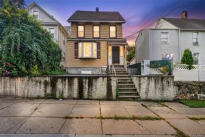 featured image of 72 Bayard St