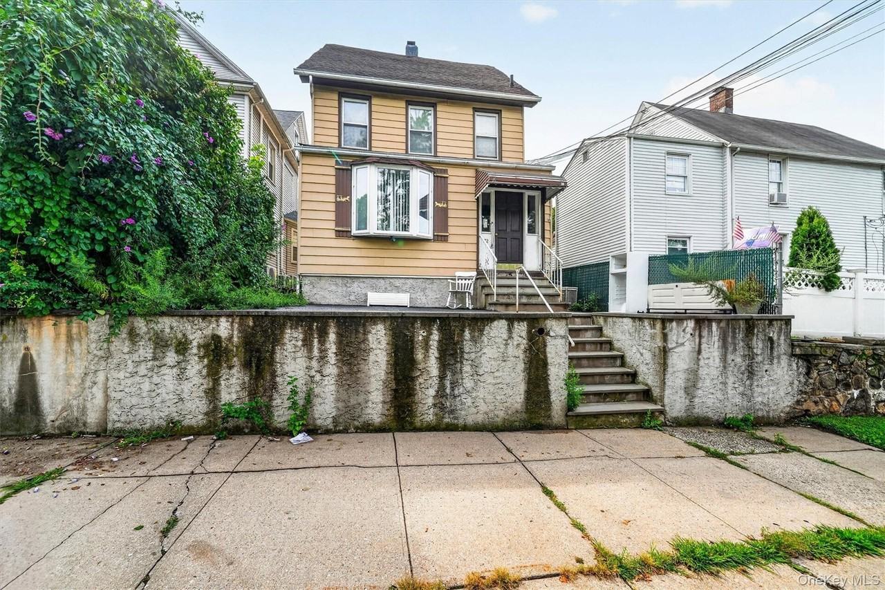 72 Bayard St - Photo 2 of 11