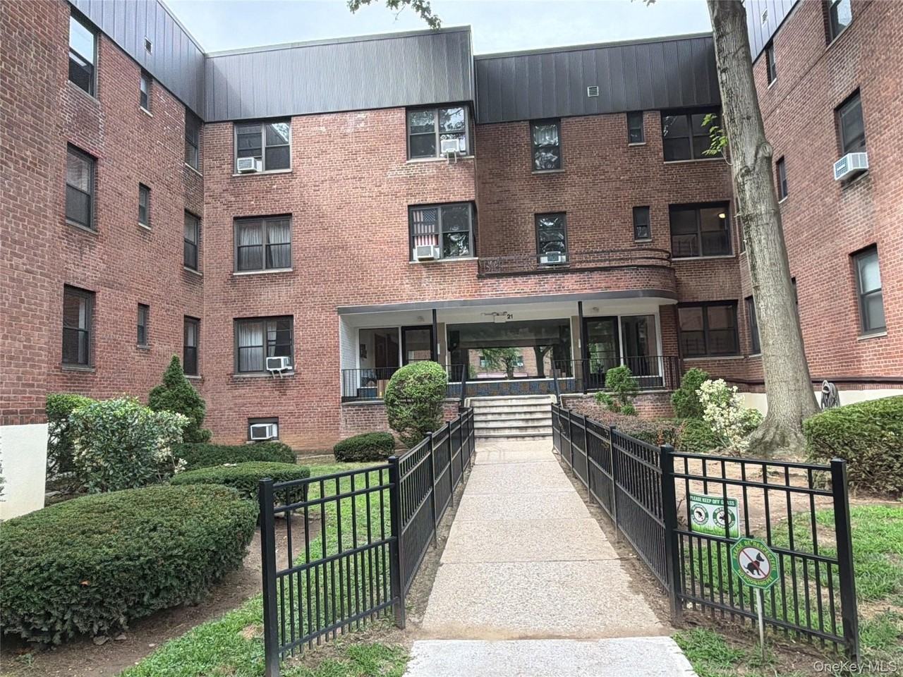 21 Schenck Ave #2AC - Photo 2 of 9