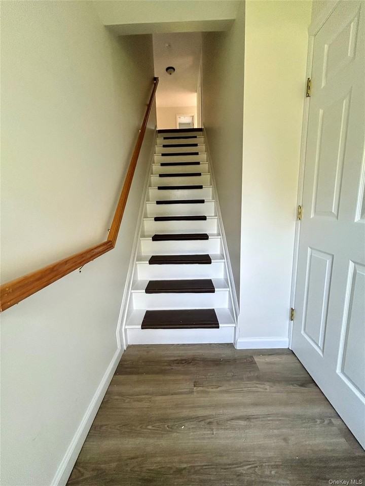 321 Canal Rd #2ndFL - Photo 4 of 11