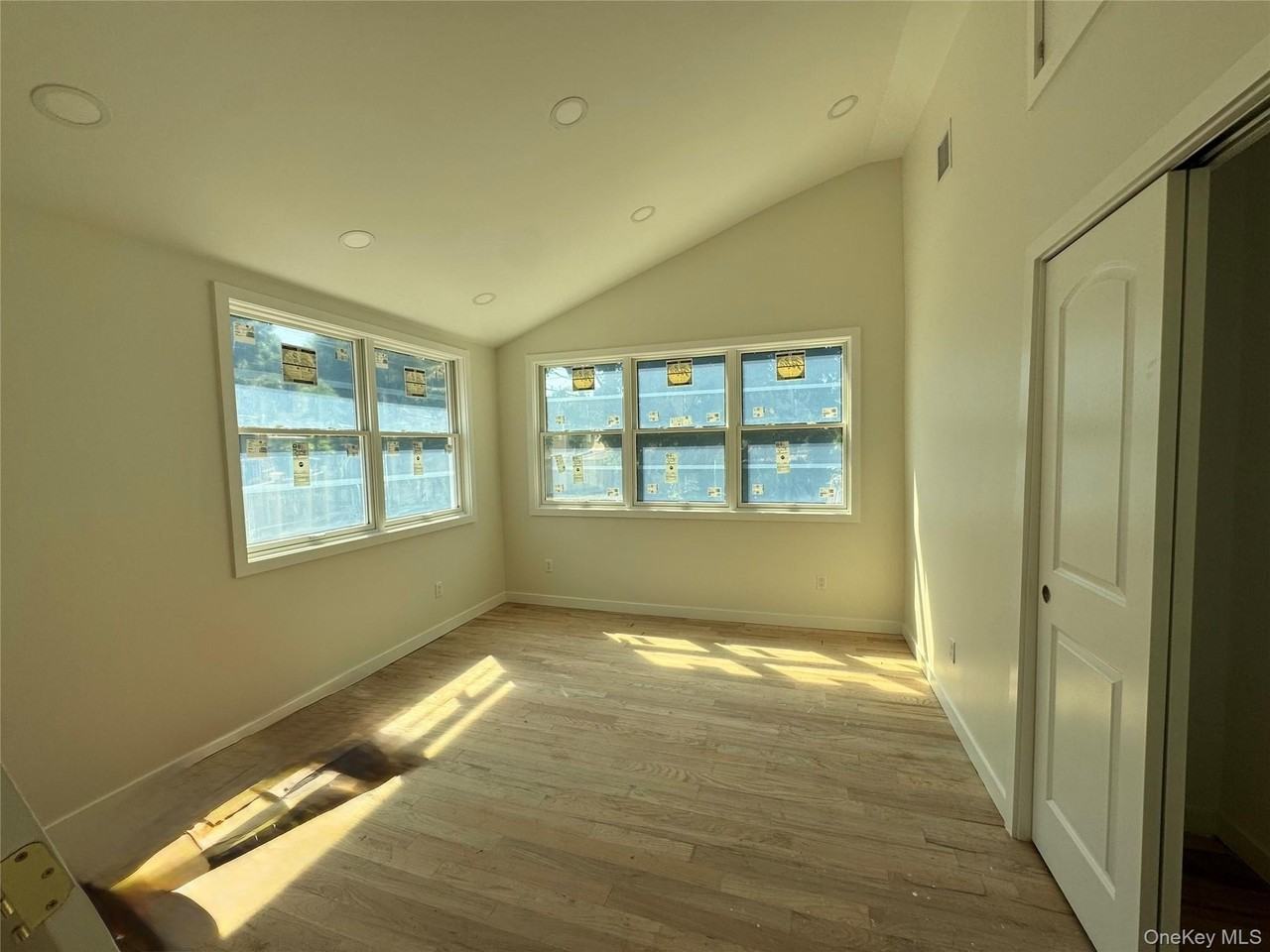 98A Steamboat Rd - Photo 3 of 22