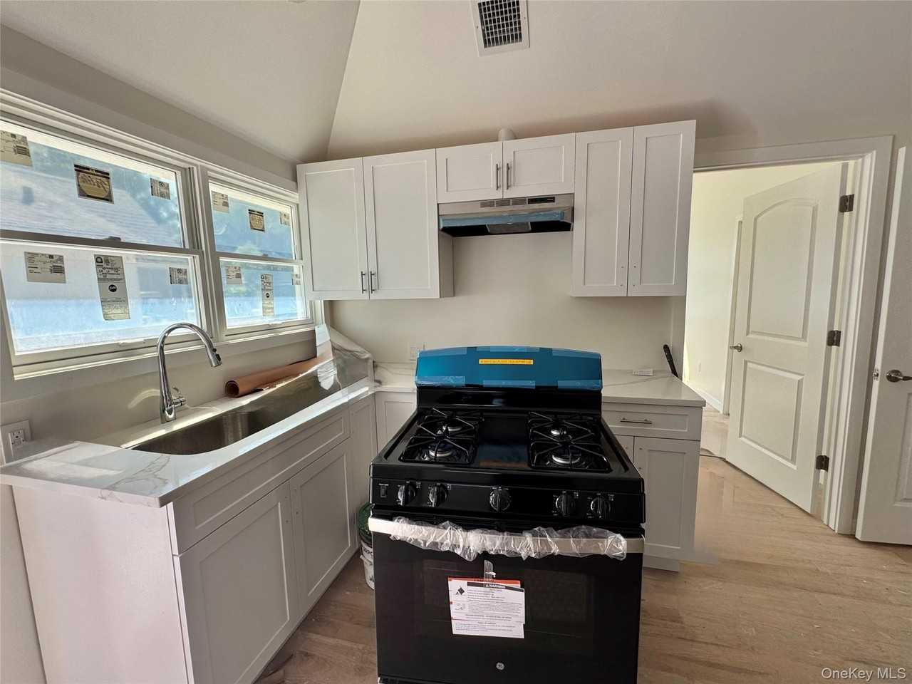98A Steamboat Rd - Photo 5 of 22