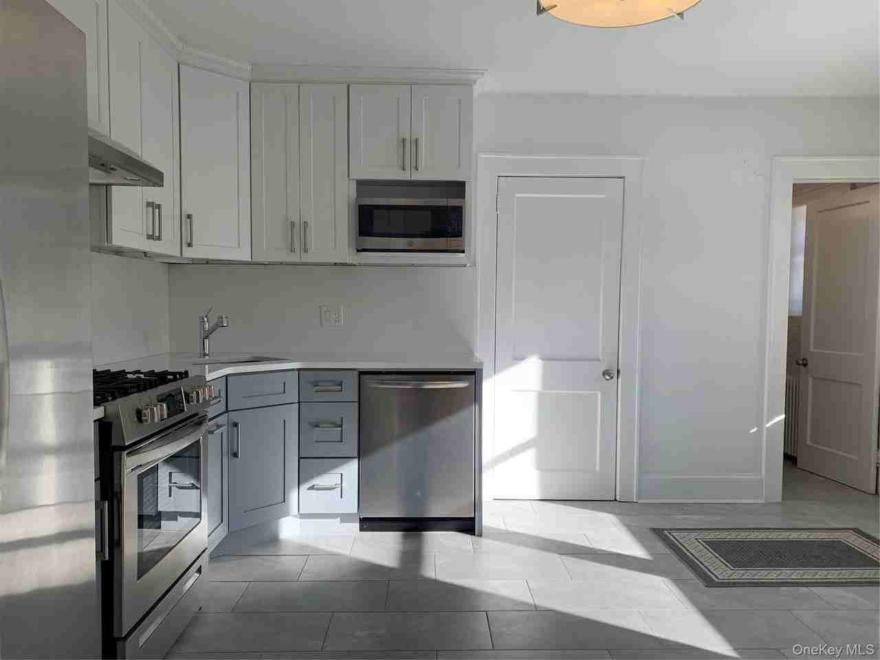 185 Forest Ave - Photo 2 of 10