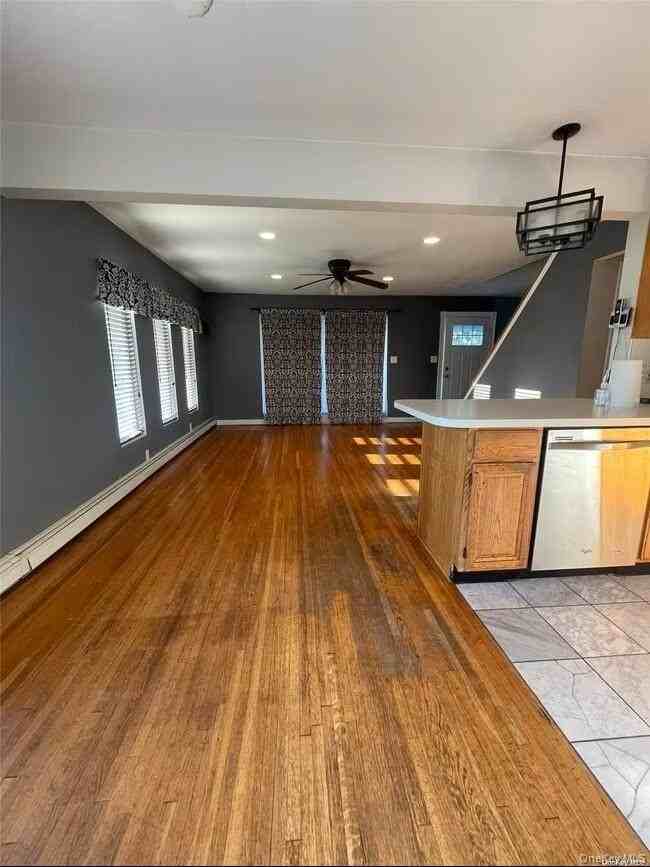 11 Ida Ave - Photo 3 of 15