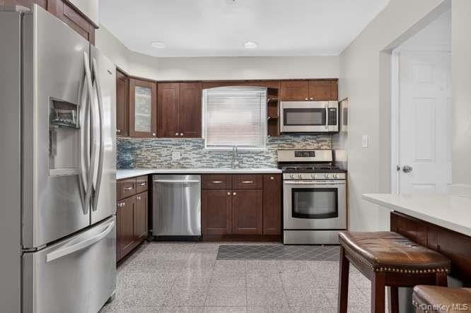 43 Stewart Ave - Photo 6 of 18