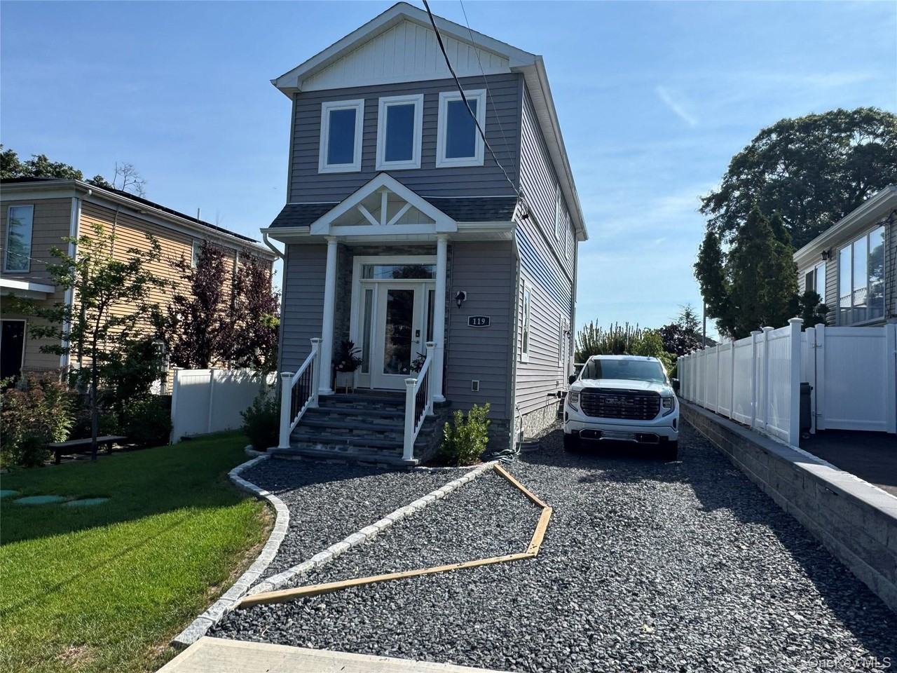 119 Whittier Dr - Photo 2 of 48