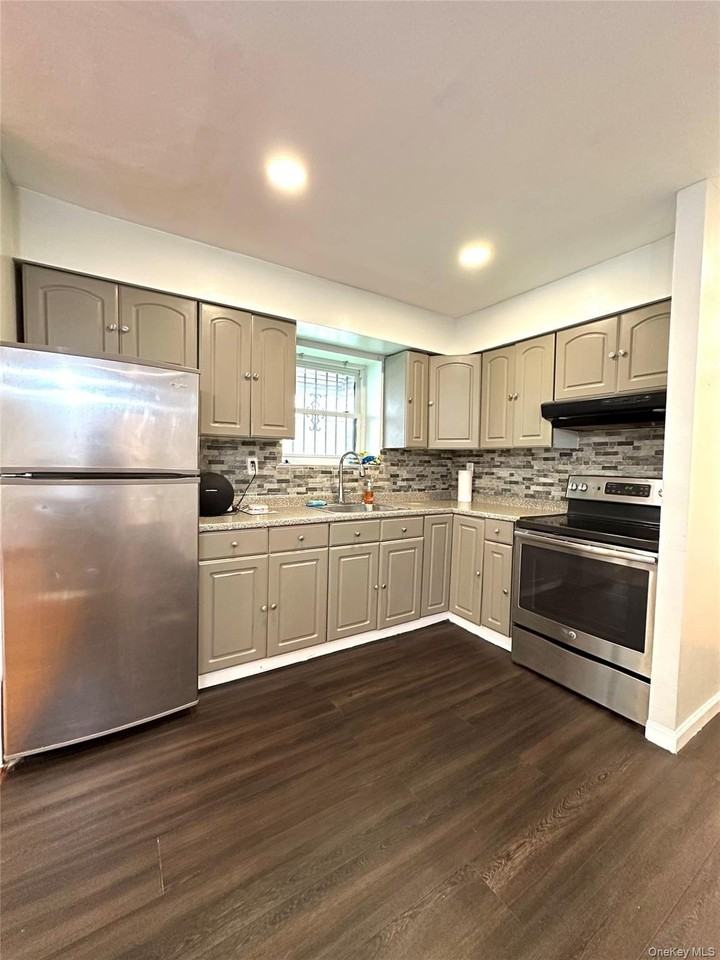 2190 De Reimer Ave #1 - Photo 4 of 15