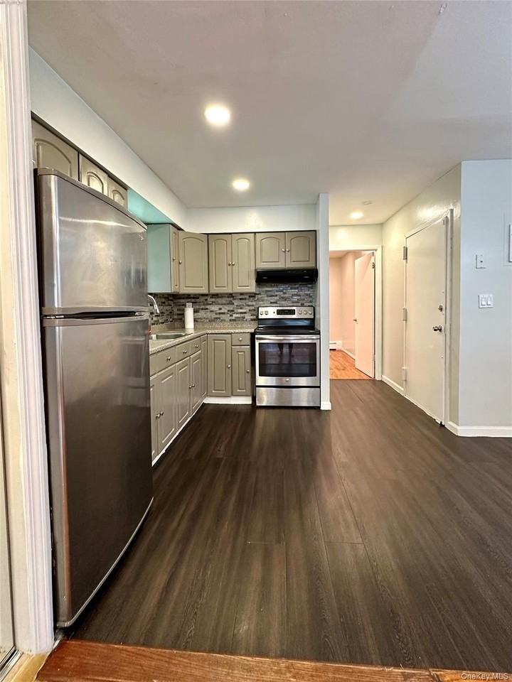 2190 De Reimer Ave #1 - Photo 5 of 15