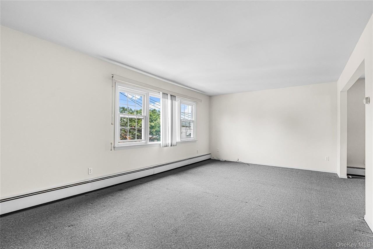 13719 257th St - Photo 3 of 17