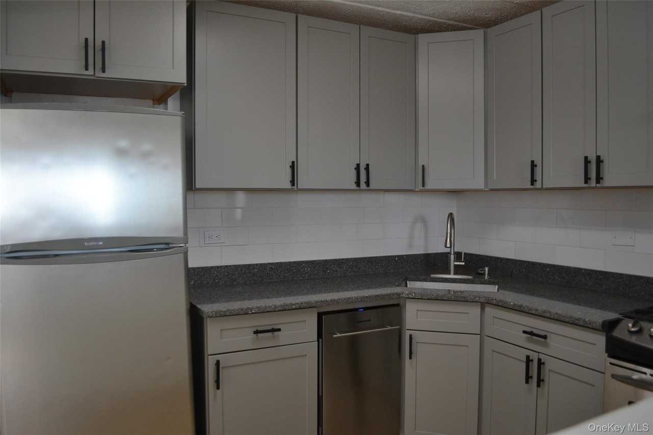 8708 Justice Ave #8A - Photo 3 of 14