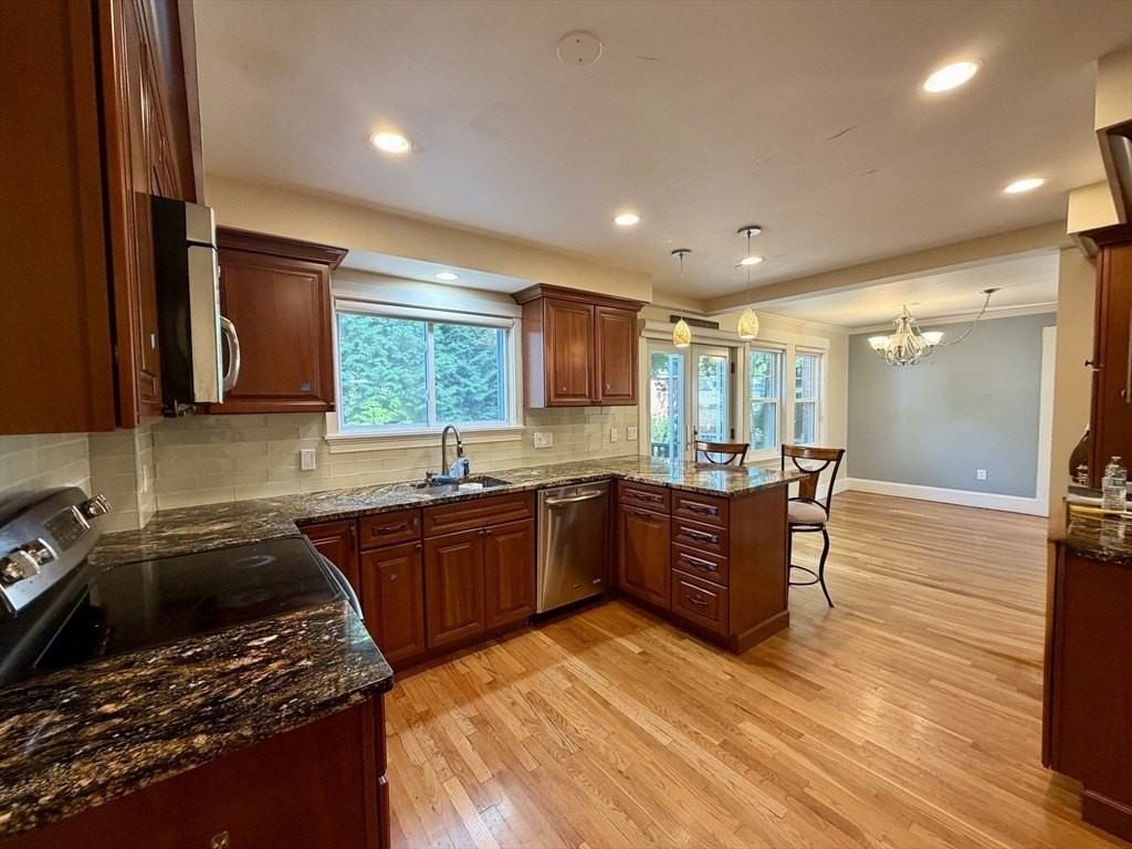 56 Noble St #56 - Photo 4 of 33