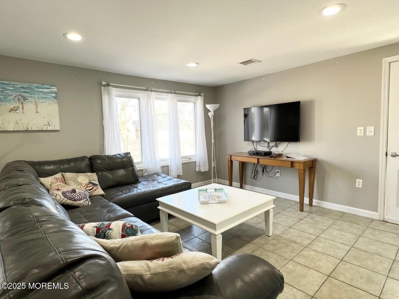 112 Kerr Ave - Photo 2 of 20