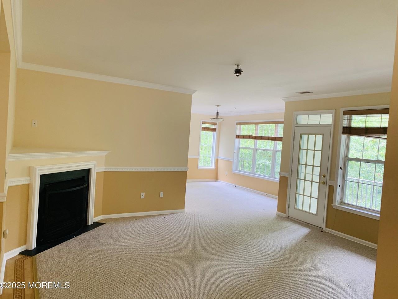 566 Saint Andrews Pl - Photo 4 of 22