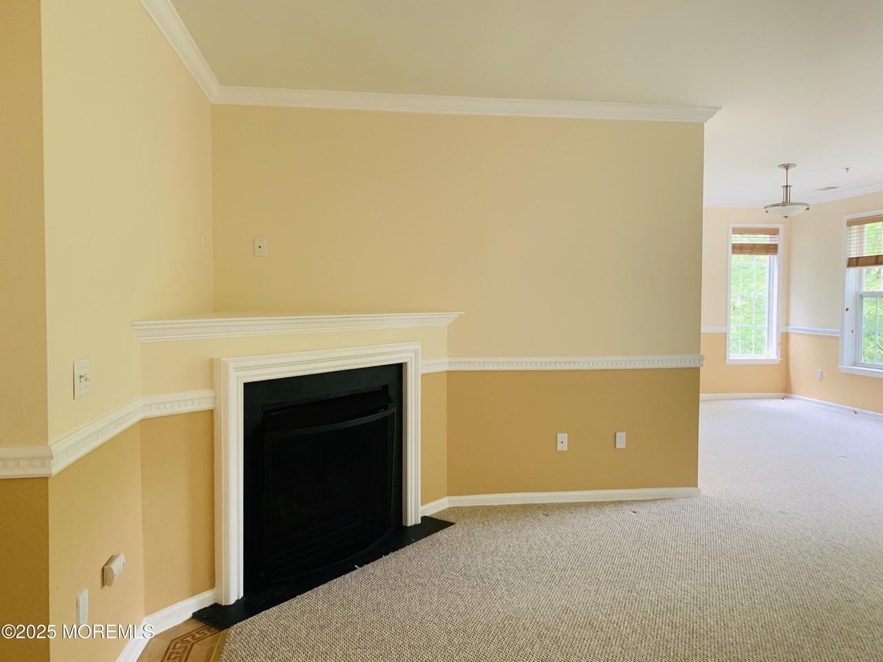 566 Saint Andrews Pl - Photo 5 of 22