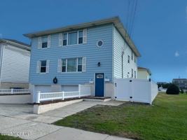 featured image of 61 K St #1