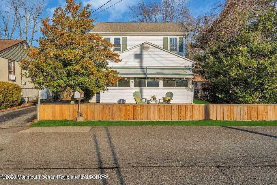 1708 Lake Dr - Photo 3 of 50