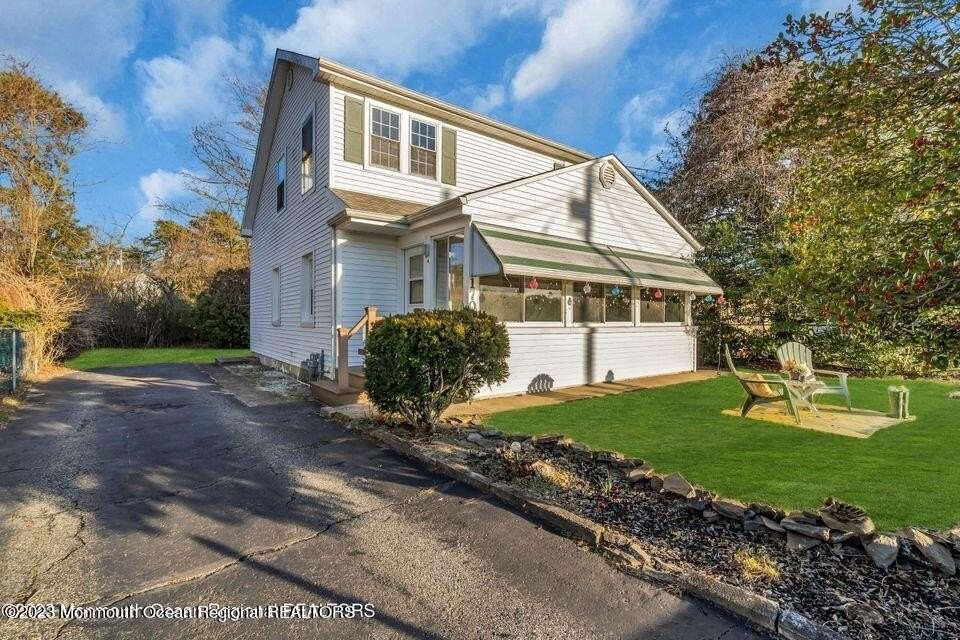 1708 Lake Dr - Photo 5 of 50