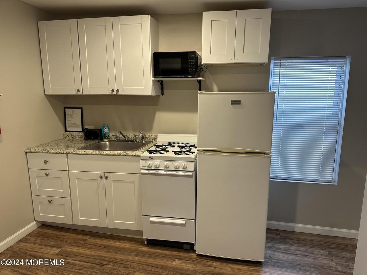 408 16th Ave #5 - Photo 3 of 10