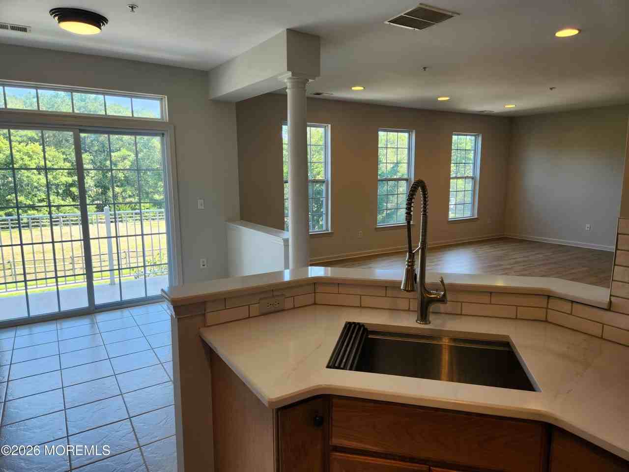 7 Bryce Ln #1504 - Photo 3 of 8