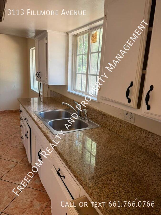 3113 Fillmore Ave - Photo 2 of 11