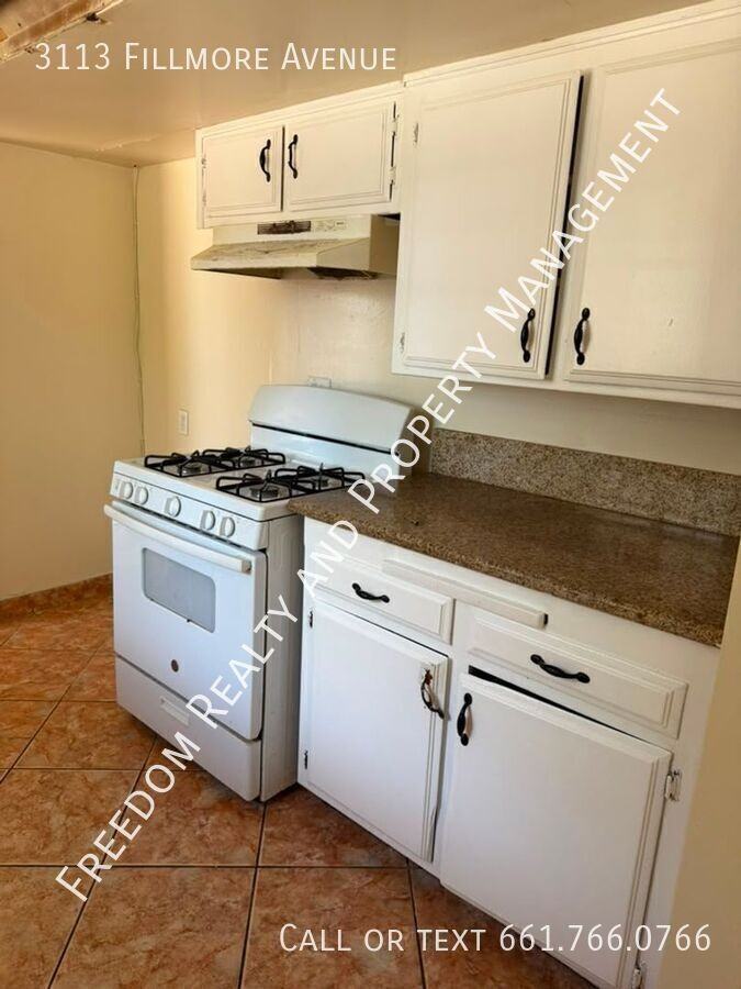 3113 Fillmore Ave - Photo 3 of 11