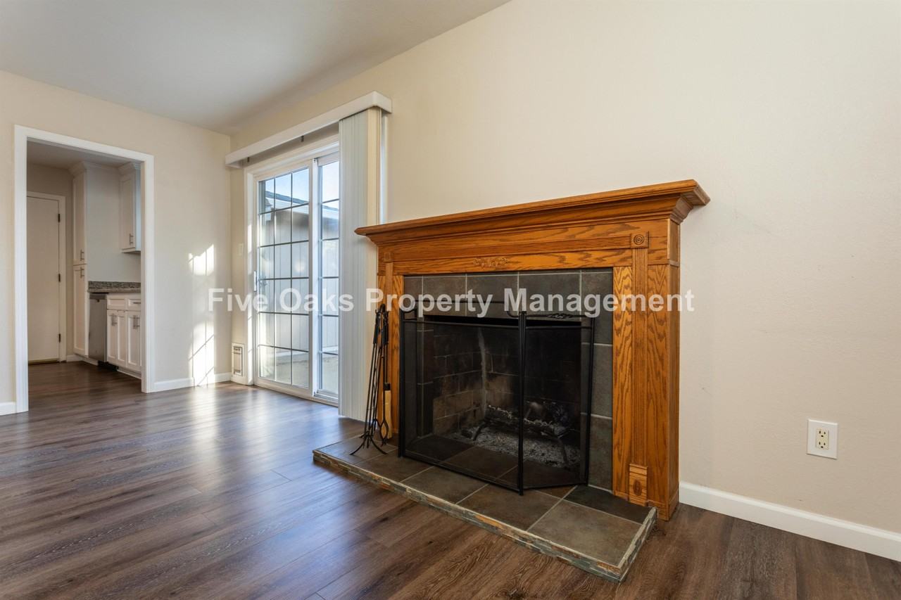 155 Glenn Dr - Photo 5 of 10