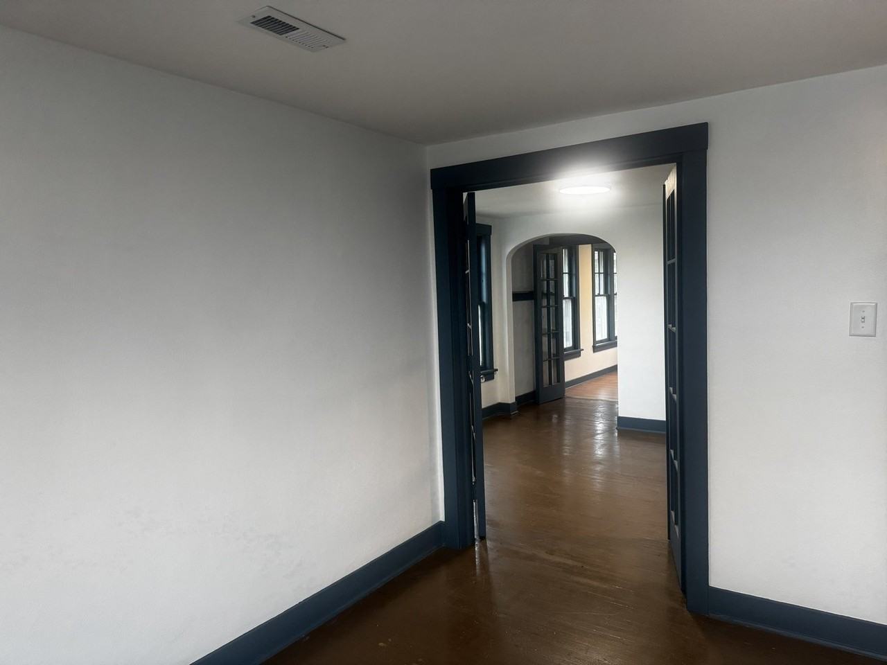 105 University St #1 - Photo 3 of 18
