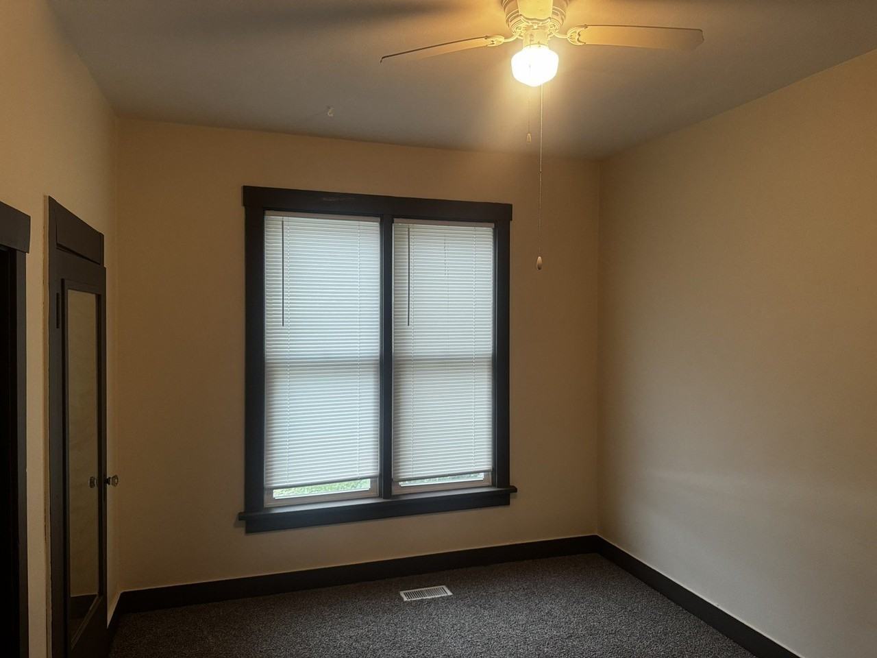 105 University St #1 - Photo 4 of 18
