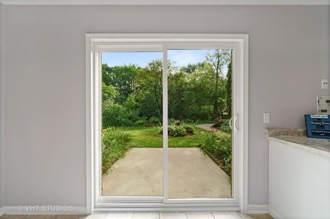 450 Valley Dr #101 - Photo 3 of 11