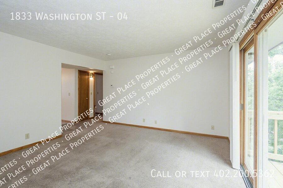 1833 Washington St #04 - Photo 6 of 23