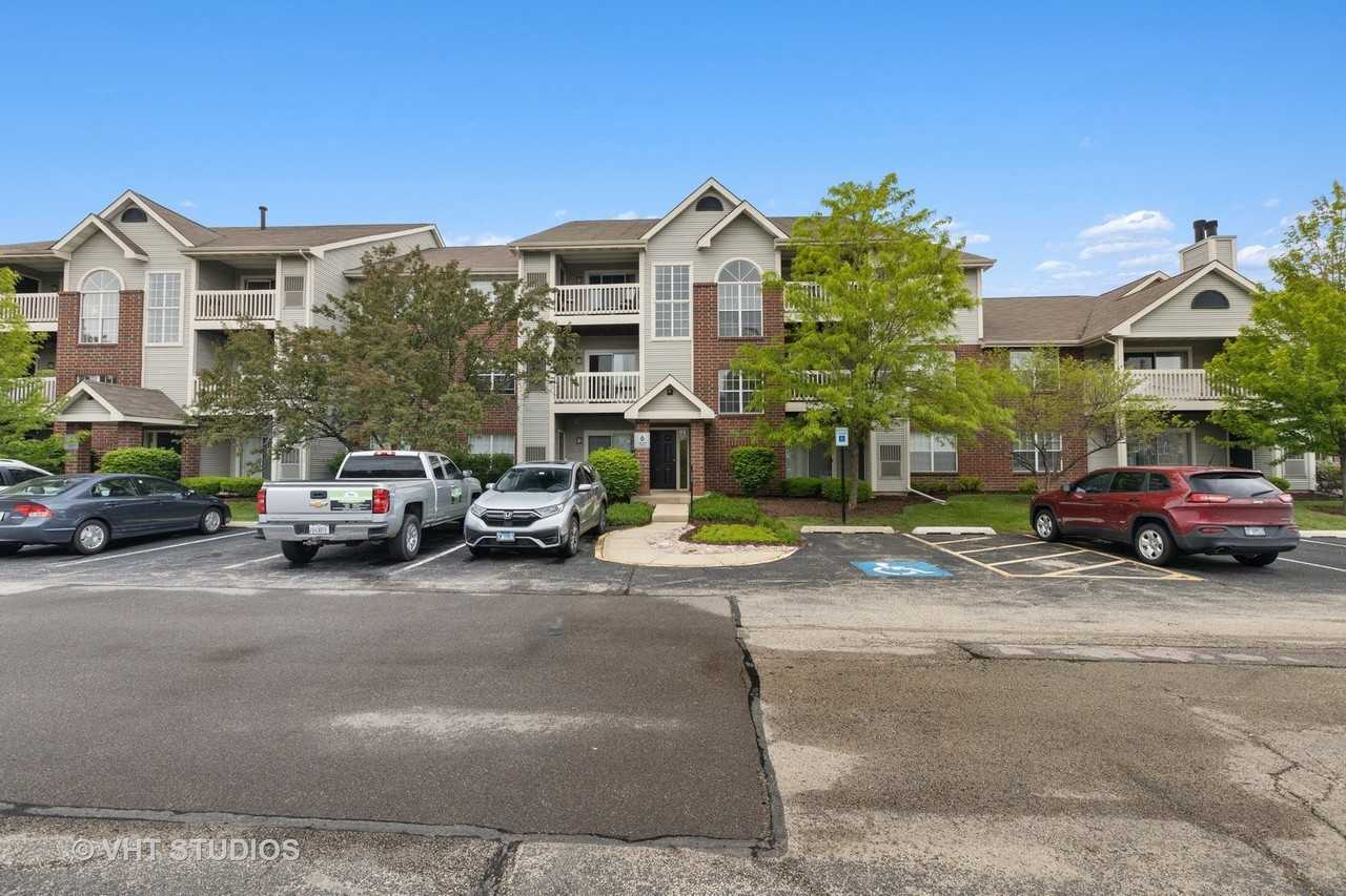 77 Kensington Cir #201 - Photo 2 of 40