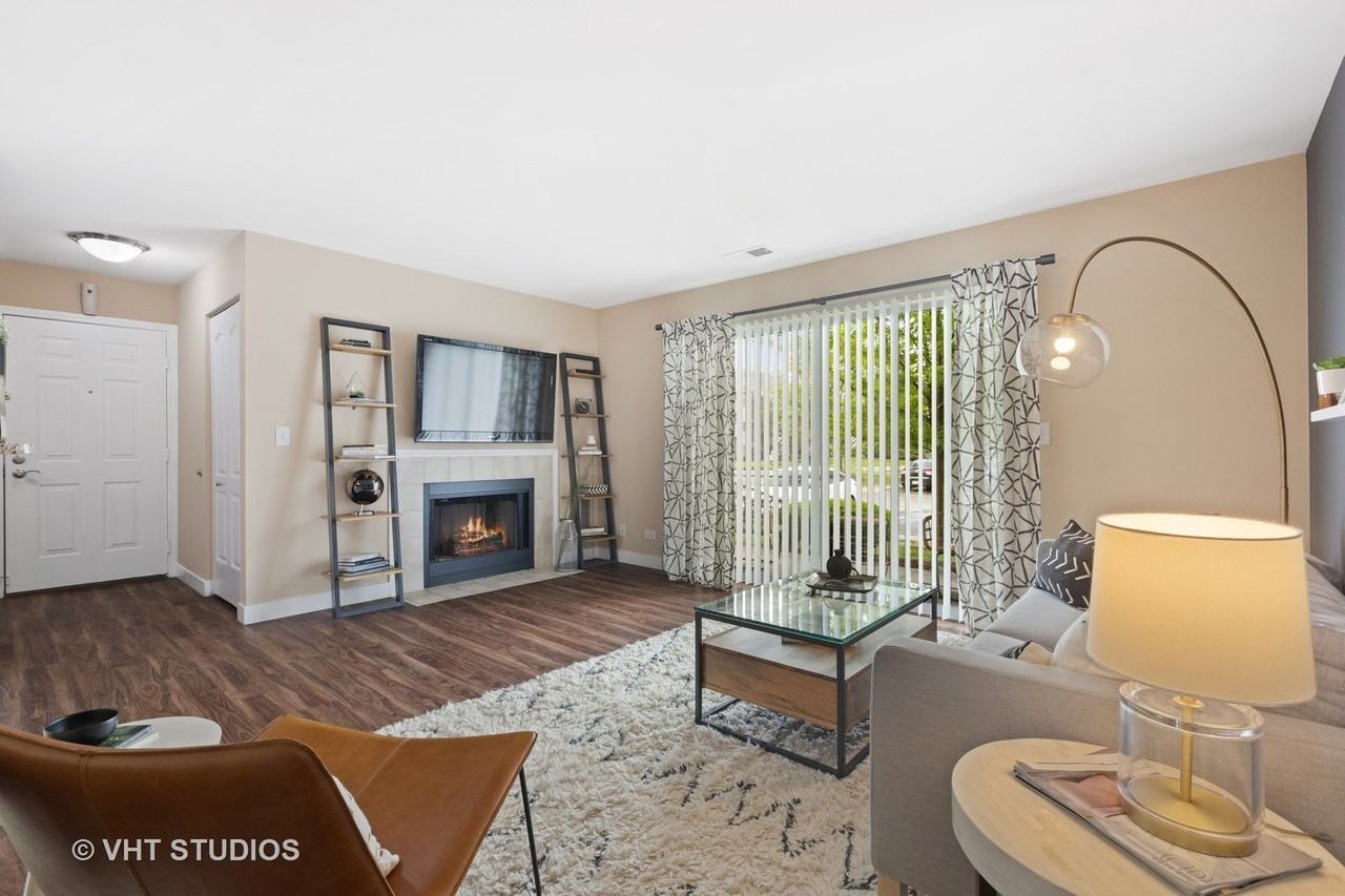 77 Kensington Cir #201 - Photo 4 of 40