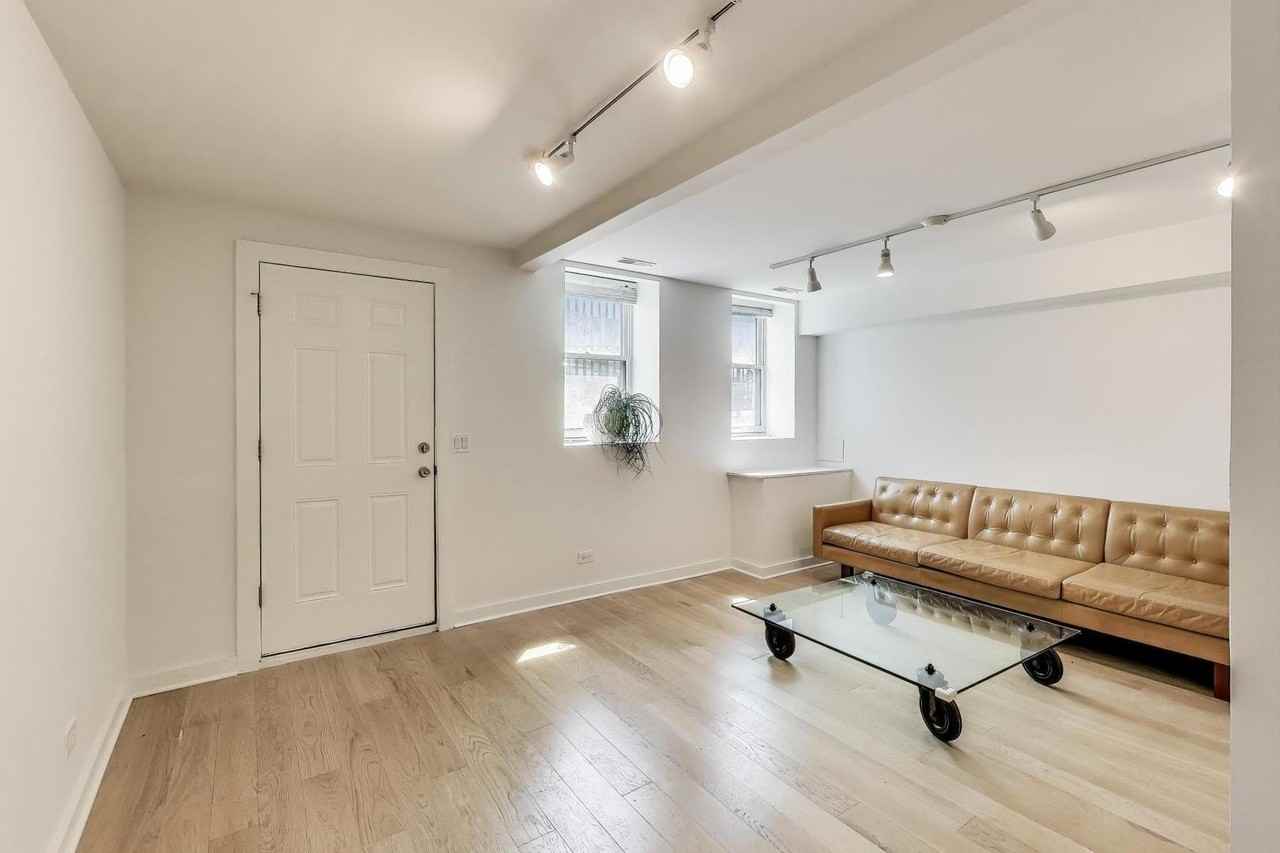 2142 N Oakley Ave #G - Photo 3 of 12