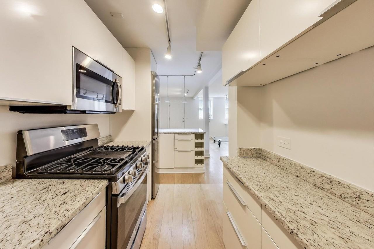 2142 N Oakley Ave #G - Photo 6 of 12