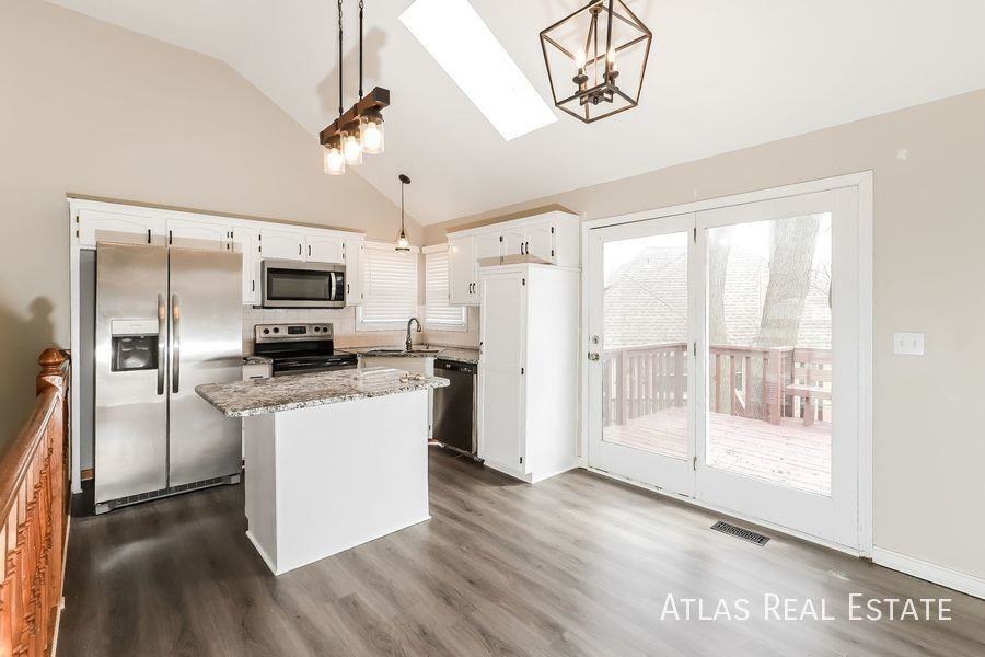 10205 Nw 85th St - Photo 4 of 24