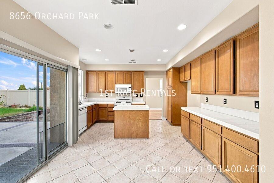 8656 Orchard Park Dr - Photo 5 of 14