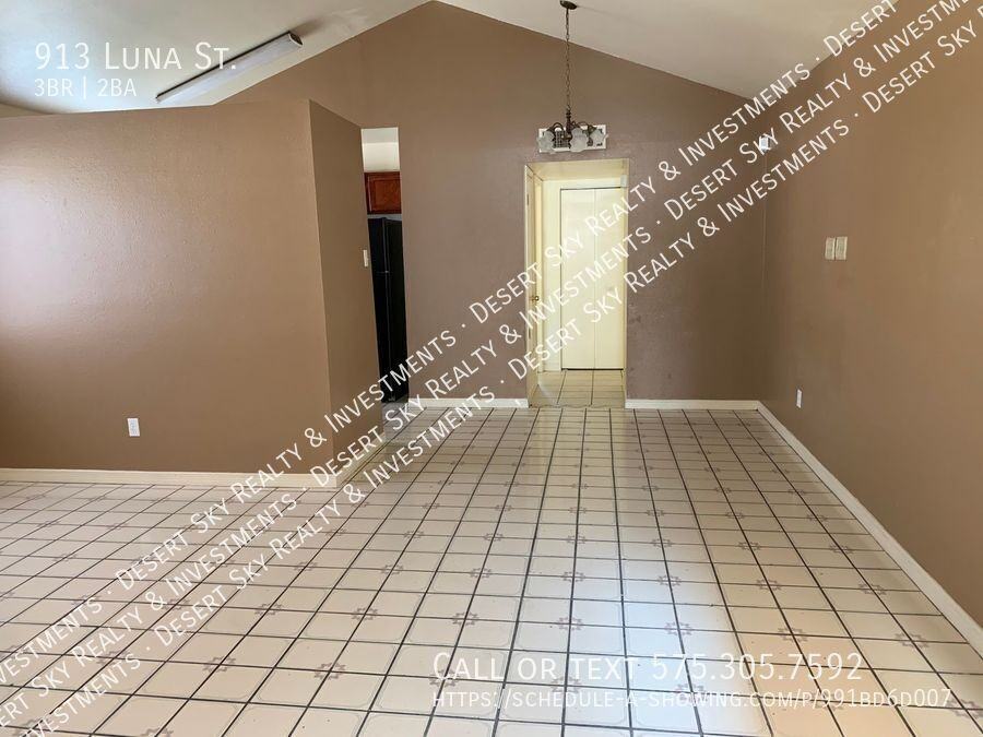 913 Luna St - Photo 4 of 14
