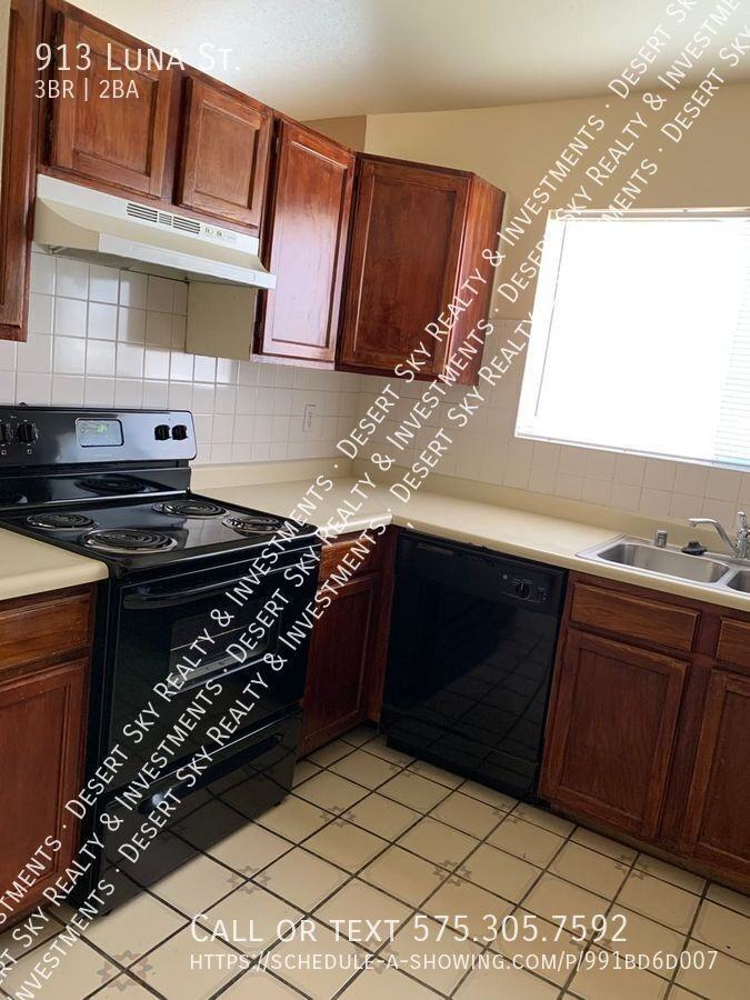 913 Luna St - Photo 6 of 14