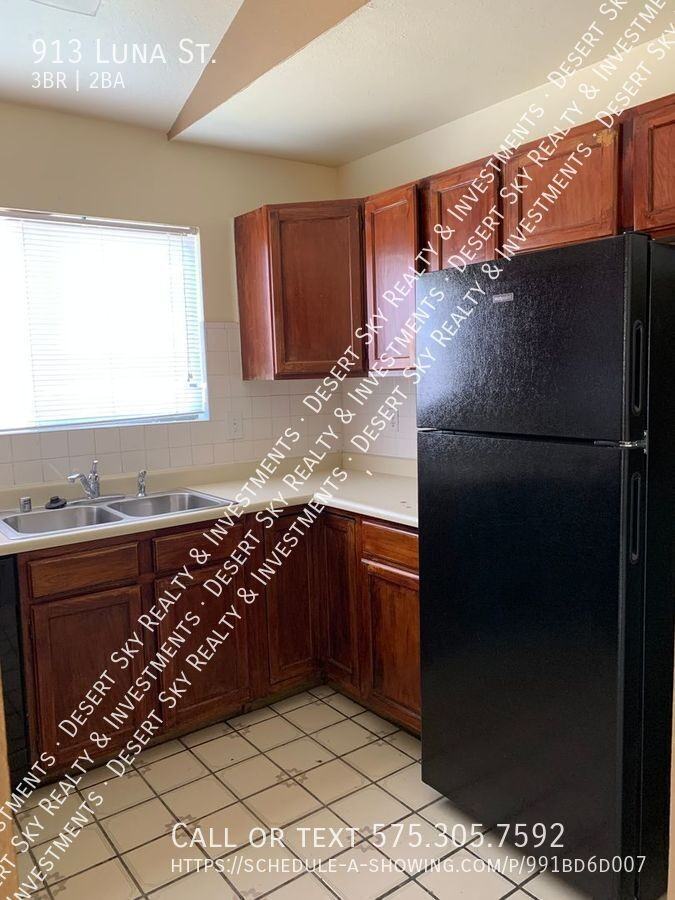 913 Luna St - Photo 7 of 14