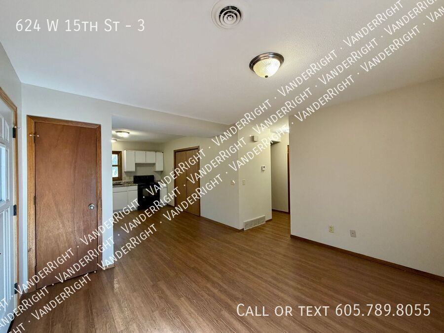 624 W 15th St #3 - Photo 4 of 16